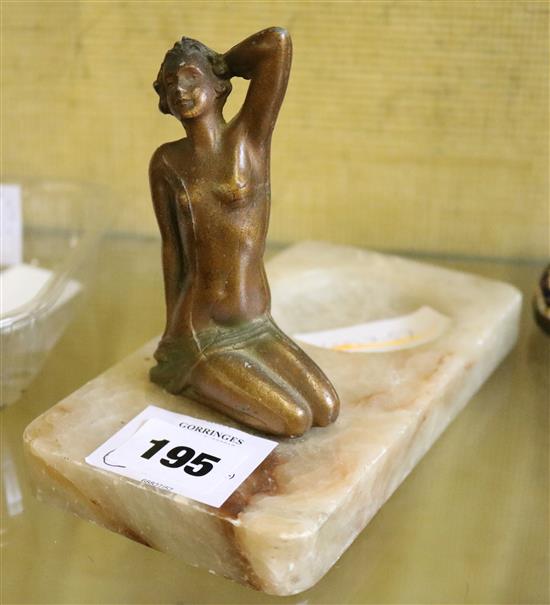 Figural onyx ashtray(-)